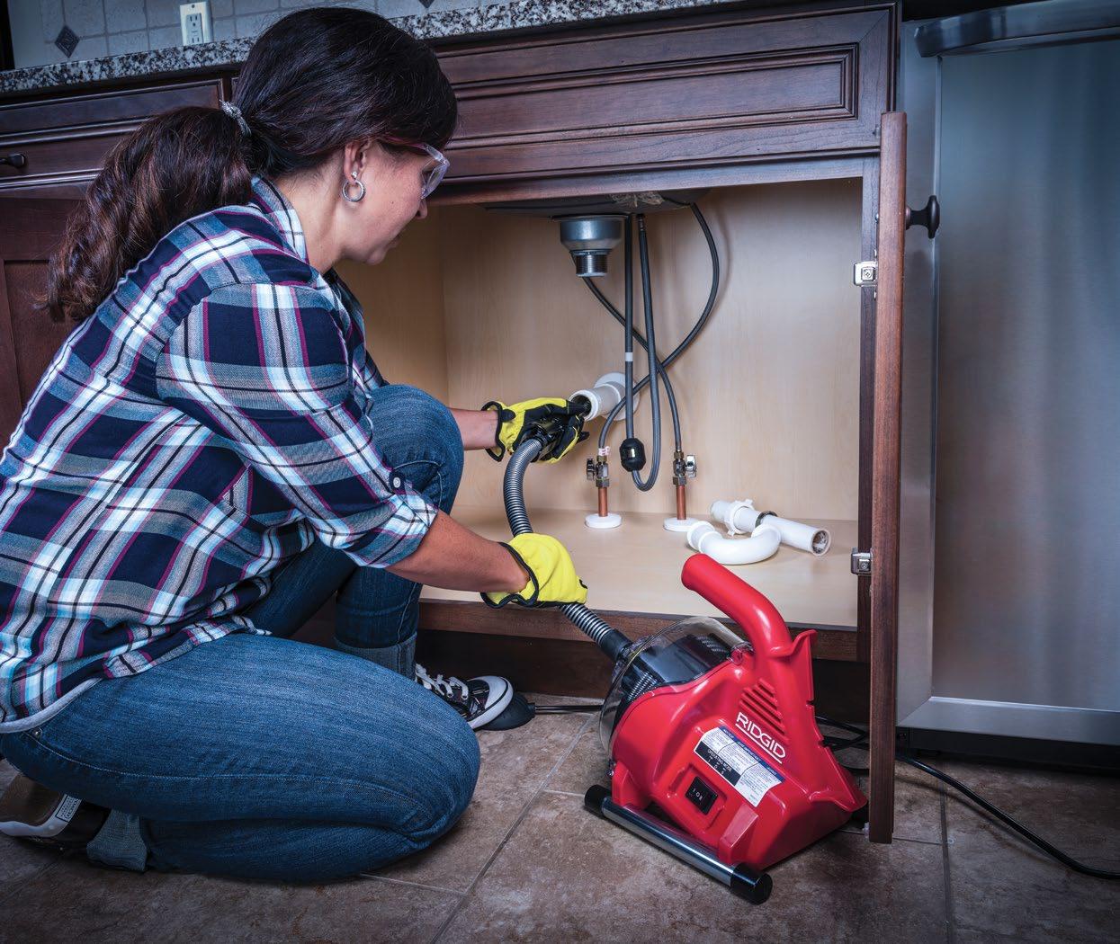 Destape de cañerías con máquina eléctrica Ridgid en Lo Barnechea